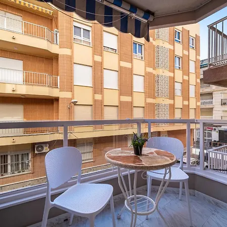 Apartment Calle Dinamarca 3 , Beautiful One Bedroom Appartment, Recently Renovated, 1 Min From Locos Torrevieja