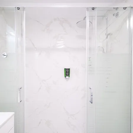 Apartment Calle Dinamarca 3 , Beautiful One Bedroom Appartment, Recently Renovated, 1 Min From Locos