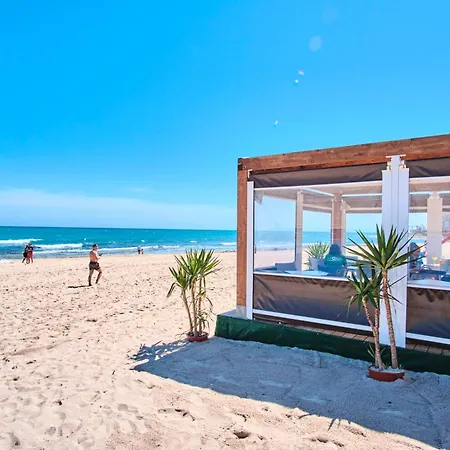 Appartement Calle Dinamarca 3 , Beautiful One Bedroom Appartment, Recently Renovated, 1 Min From Locos *