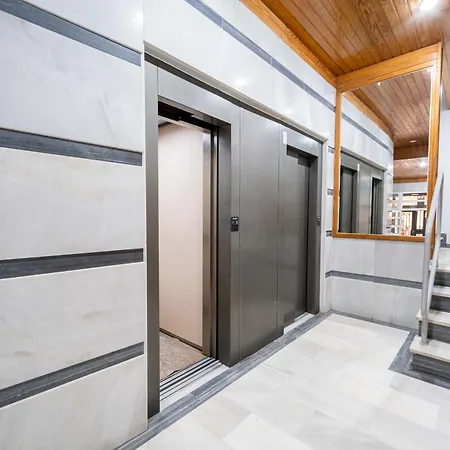 Calle Dinamarca 3 , Beautiful One Bedroom Appartment, Recently Renovated, 1 Min From Locos Appartamento