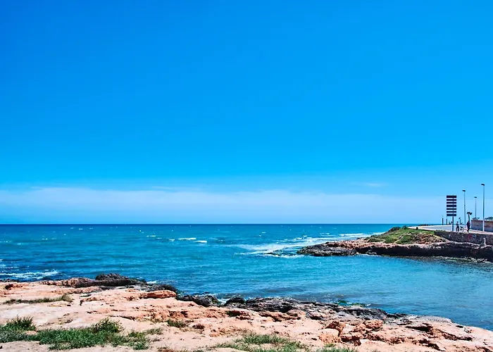 Calle Dinamarca 3 , Beautiful One Bedroom Appartment, Recently Renovated, 1 Min From Locos Apartment Torrevieja