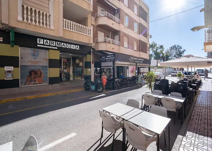 Calle Dinamarca 3 , Beautiful One Bedroom Appartment, Recently Renovated, 1 Min From Locos Torrevieja