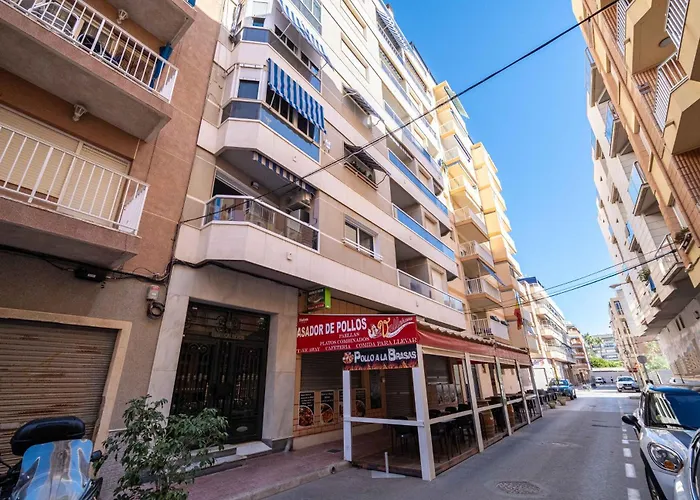 Calle Dinamarca 3 , Beautiful One Bedroom Appartment, Recently Renovated, 1 Min From Locos Apartment