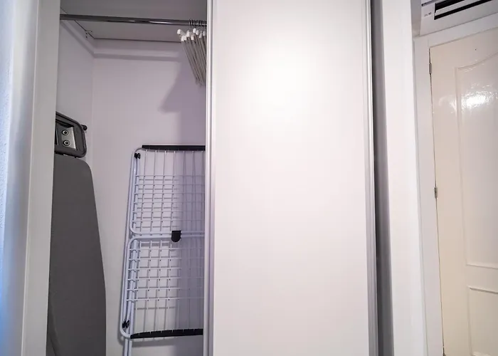 Calle Dinamarca 3 , Beautiful One Bedroom Appartment, Recently Renovated, 1 Min From Locos Apartment Torrevieja