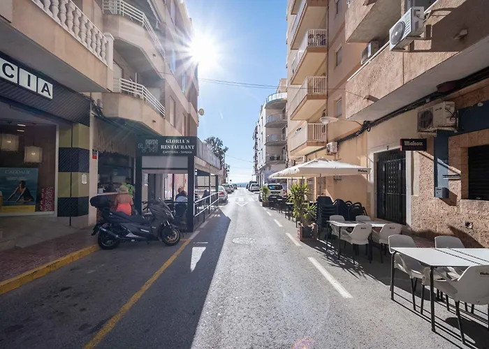 Calle Dinamarca 3 , Beautiful One Bedroom Appartment, Recently Renovated, 1 Min From Locos Apartment