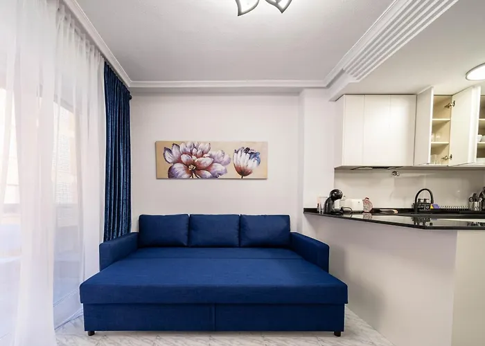 Calle Dinamarca 3 , Beautiful One Bedroom Appartment, Recently Renovated, 1 Min From Locos Apartment Torrevieja