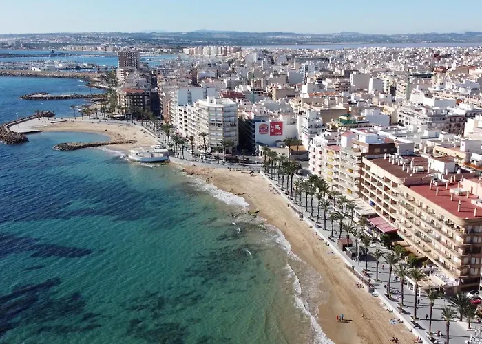 Calle Dinamarca 3 , Beautiful One Bedroom Appartment, Recently Renovated, 1 Min From Locos Torrevieja