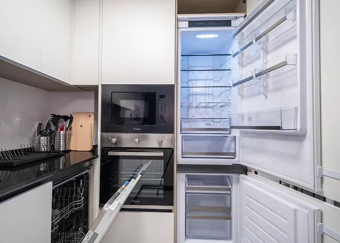 Calle Dinamarca 3 , Beautiful One Bedroom Appartment, Recently Renovated, 1 Min From Locos Apartment