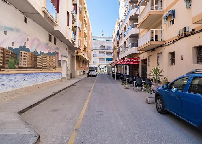 Calle Dinamarca 3 , Beautiful One Bedroom Appartment, Recently Renovated, 1 Min From Locos Apartment Torrevieja