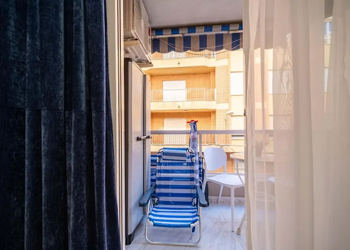 Apartment Calle Dinamarca 3 , Beautiful One Bedroom Appartment, Recently Renovated, 1 Min From Locos Torrevieja