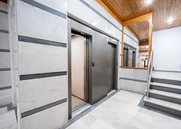 Calle Dinamarca 3 , Beautiful One Bedroom Appartment, Recently Renovated, 1 Min From Locos Apartment