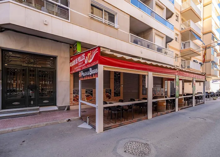 Apartment Calle Dinamarca 3 , Beautiful One Bedroom Appartment, Recently Renovated, 1 Min From Locos