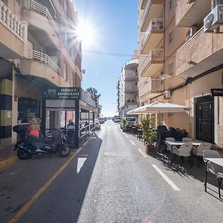 Calle Dinamarca 3 , Beautiful One Bedroom Appartment, Recently Renovated, 1 Min From Locos Apartment