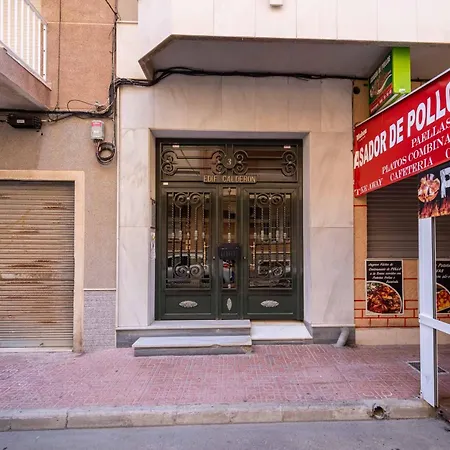 Apartment Calle Dinamarca 3 , Beautiful One Bedroom Appartment, Recently Renovated, 1 Min From Locos Torrevieja