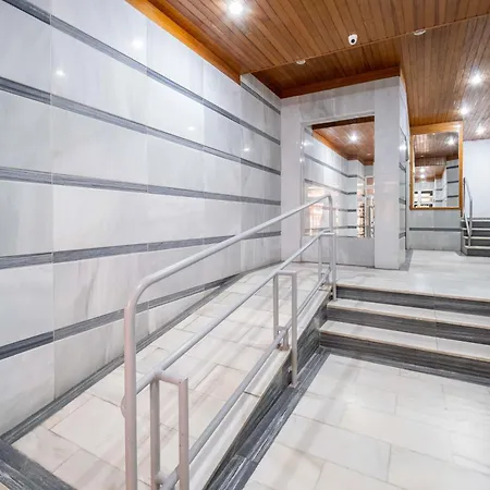 Calle Dinamarca 3 , Beautiful One Bedroom Appartment, Recently Renovated, 1 Min From Locos شقة تورّيفيِخا