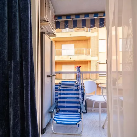 Apartment Calle Dinamarca 3 , Beautiful One Bedroom Appartment, Recently Renovated, 1 Min From Locos Torrevieja